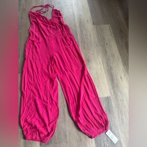 NWT cupshe Plunge Halter Jogger Jumpsuit